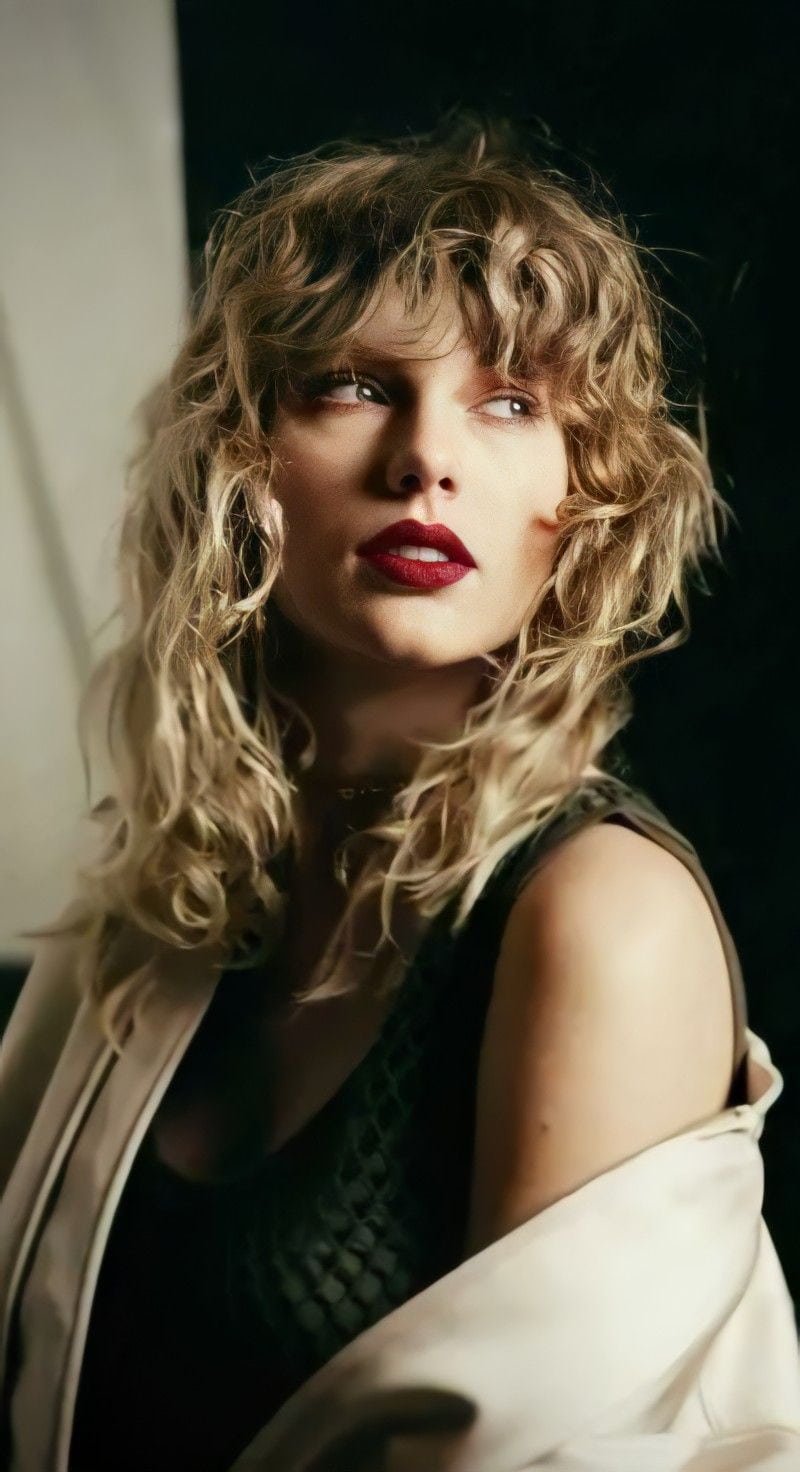 Taylor Swift Leads Billboard